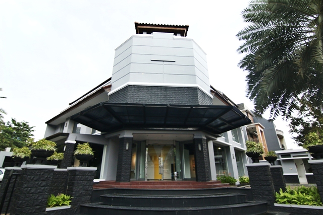 Gedung Ruci Art Space yang berlokasi di Jl. Suryo no.49, Jakarta.
